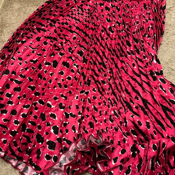 VALENTINO Long Pleated Silk Skirt - Picture 5 of 7